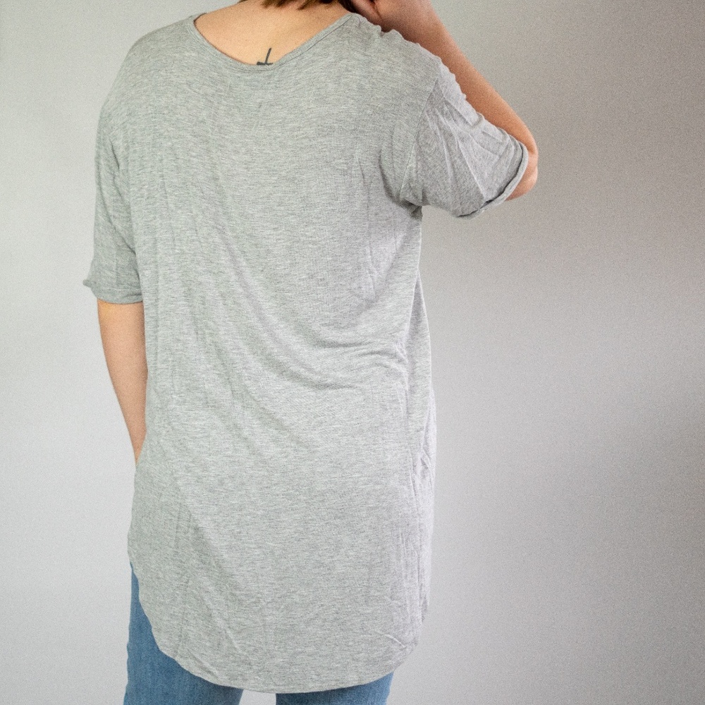 ✨ 3 for $15 Sale ✨ Oversized T-Shirt - Picture 4 of 4